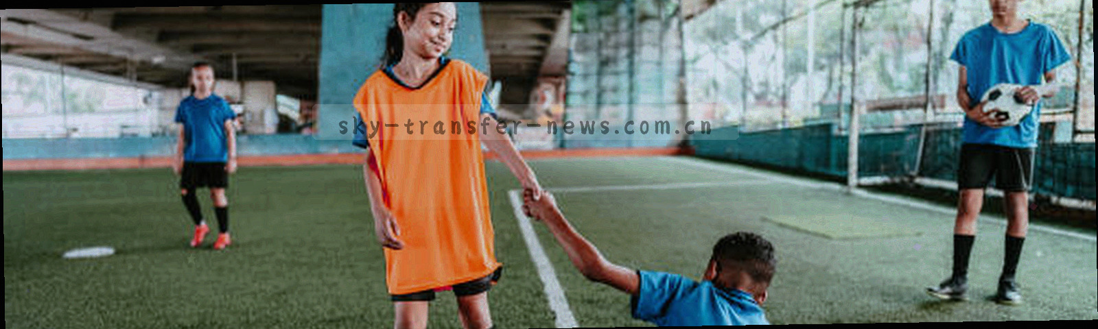 深蓝色抽象网格纹样与锁形几何轮廓，代表信息边界